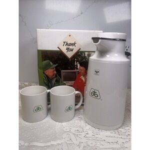 Vintage Pioneer Seed Coffee Carafe & 2 Mugs‎ Set 1990s UNUSED w/ Box